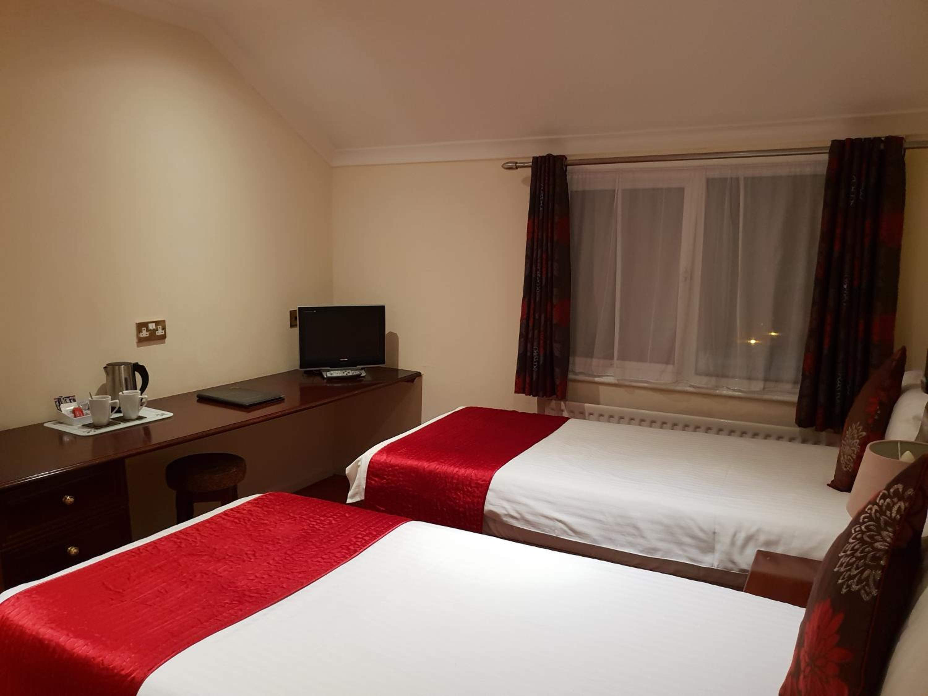 Ascot Hotel 23/50