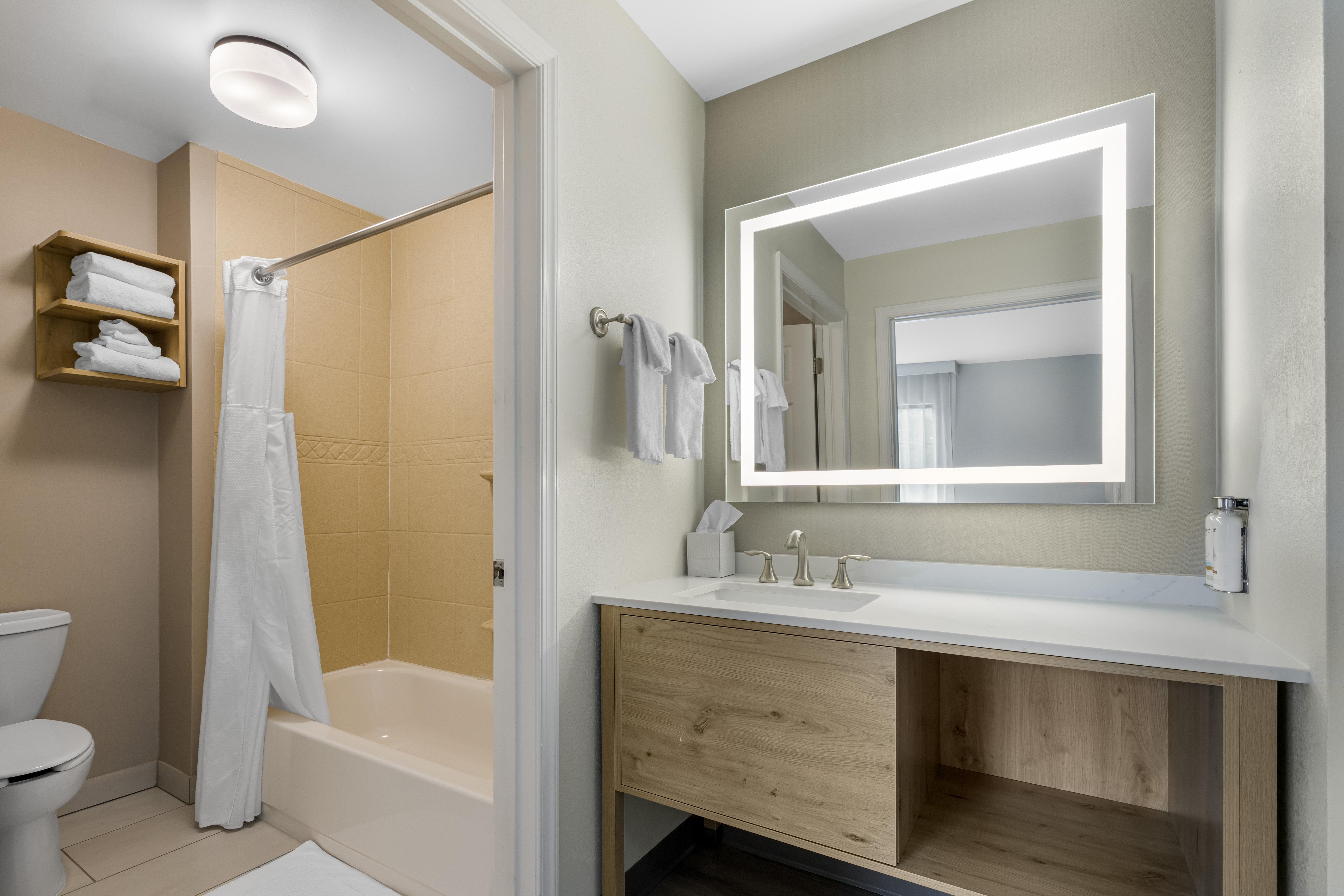 Staybridge Suites East Stroudsburg Poconos 67/69