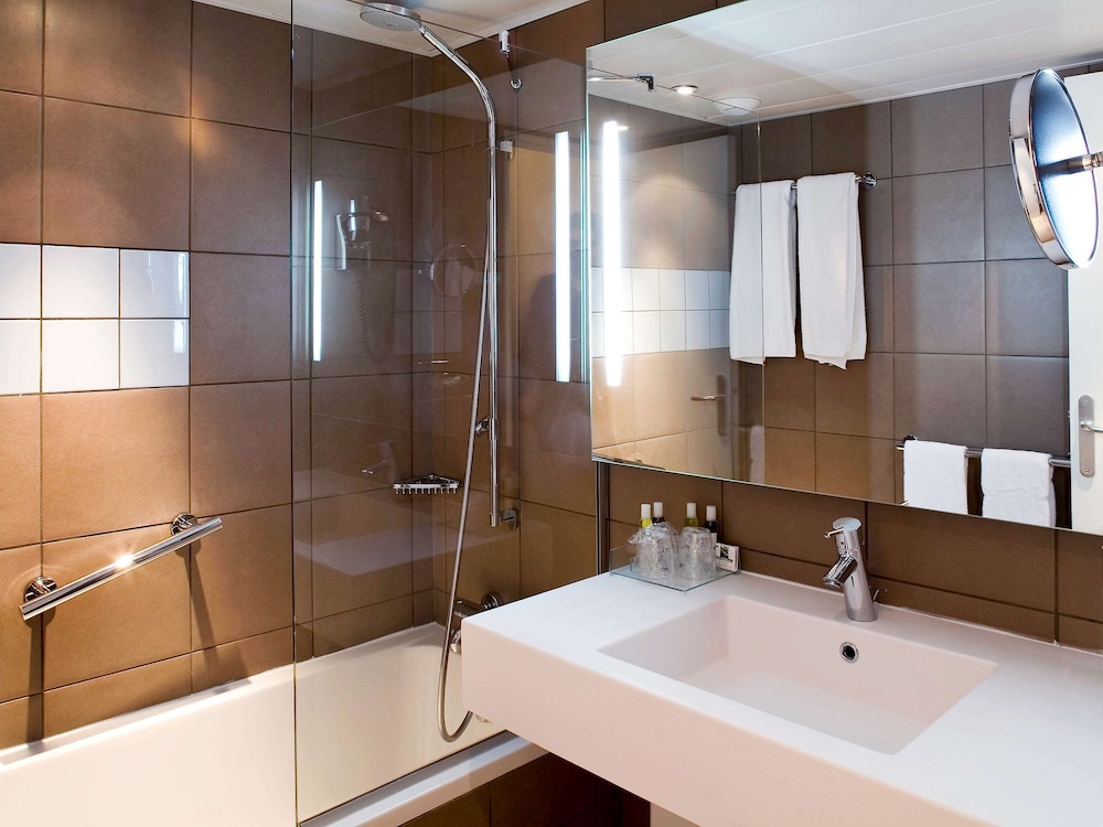 MERCURE CANNES MANDELIEU 58/60