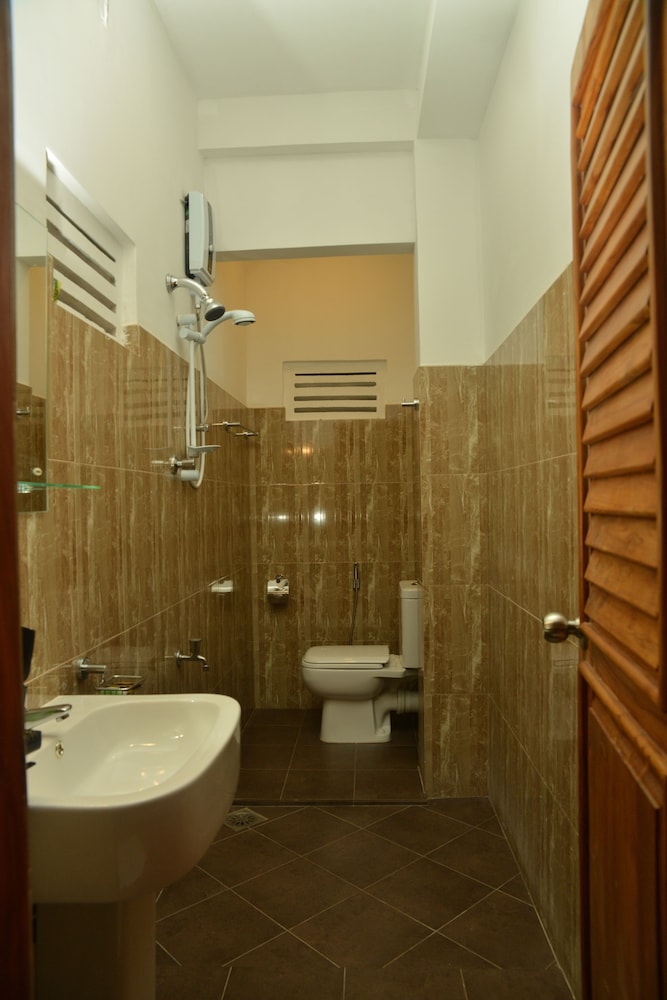 Rajarata Lodge 45/50