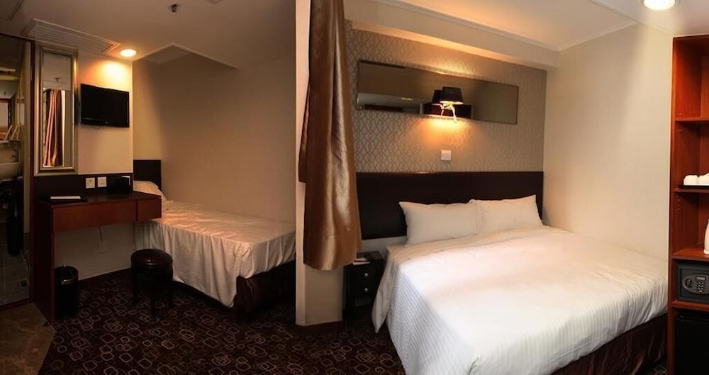 Lander Hotel Prince Edward 14/32