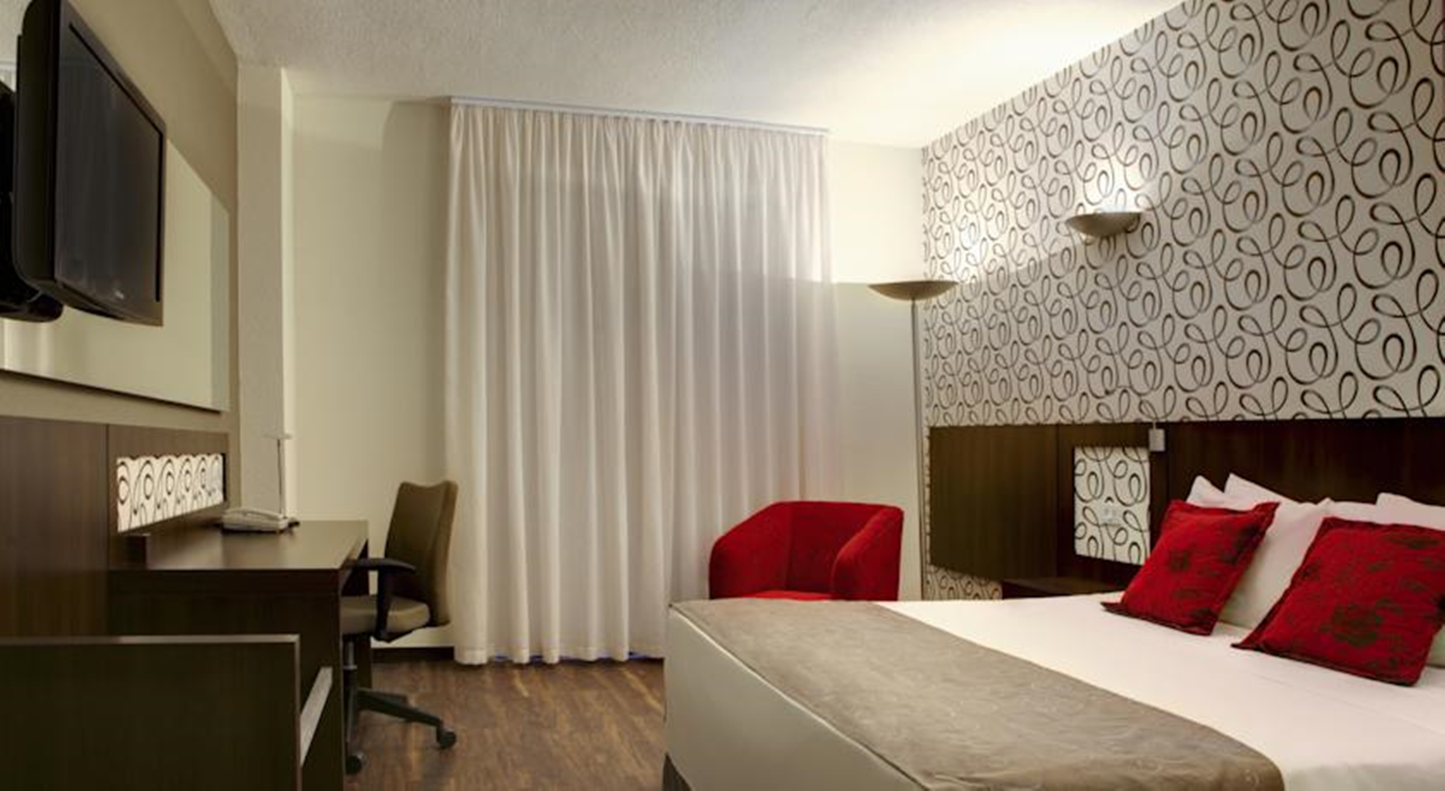 غرفة بسرير كوين، Quality Hotel Curitiba 2/3