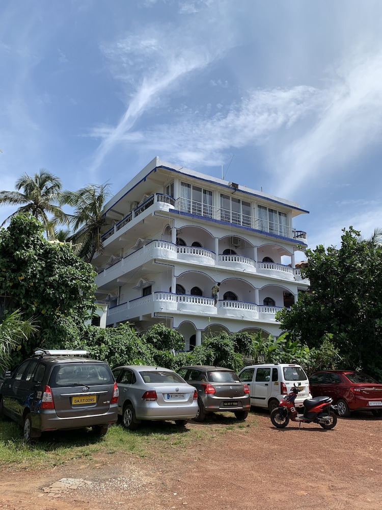 Swati Hotel 62/72