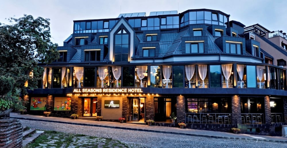 All Seasons Residence Hotel 2/68