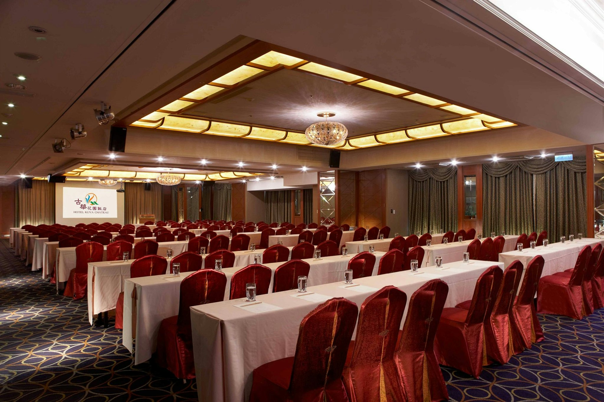 Hotel Kuva Chateau 50/54