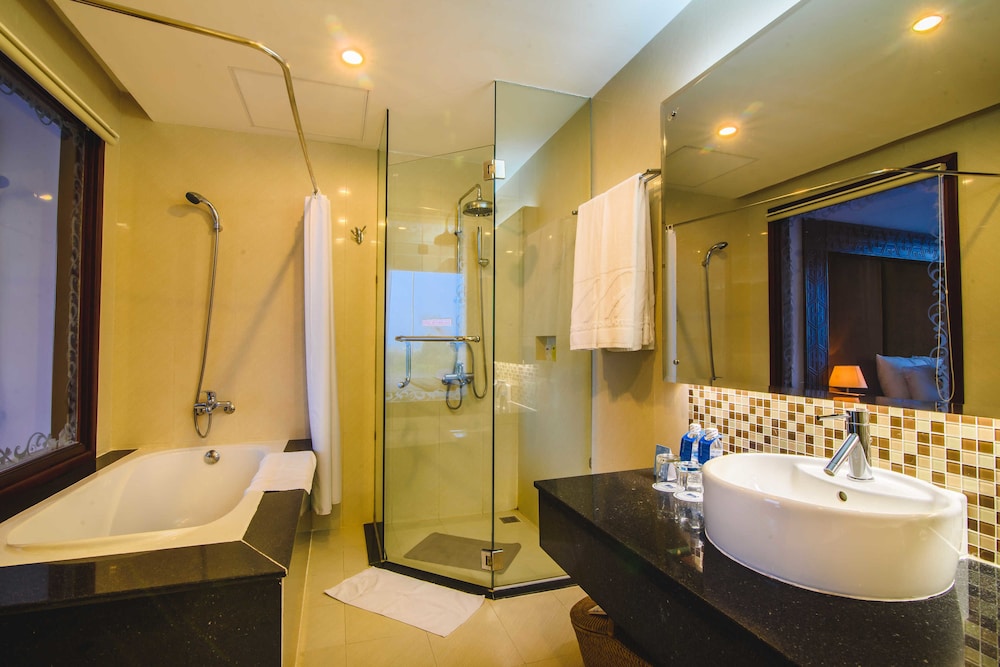 Mondial Hotel Hue 36/39