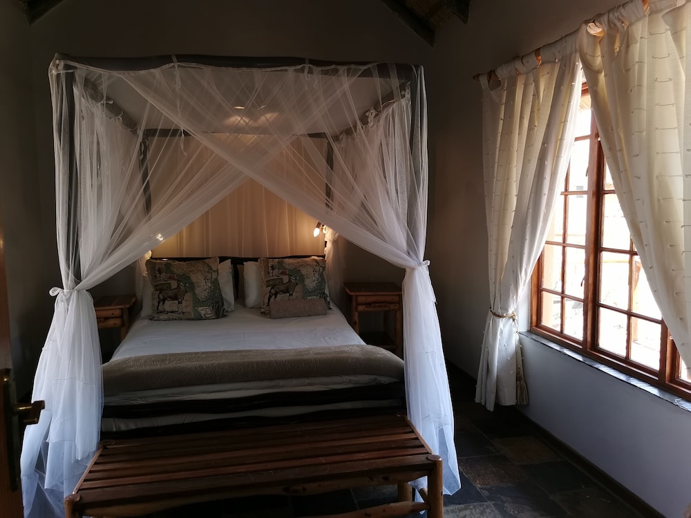Thornhill Safari Lodge 6/70
