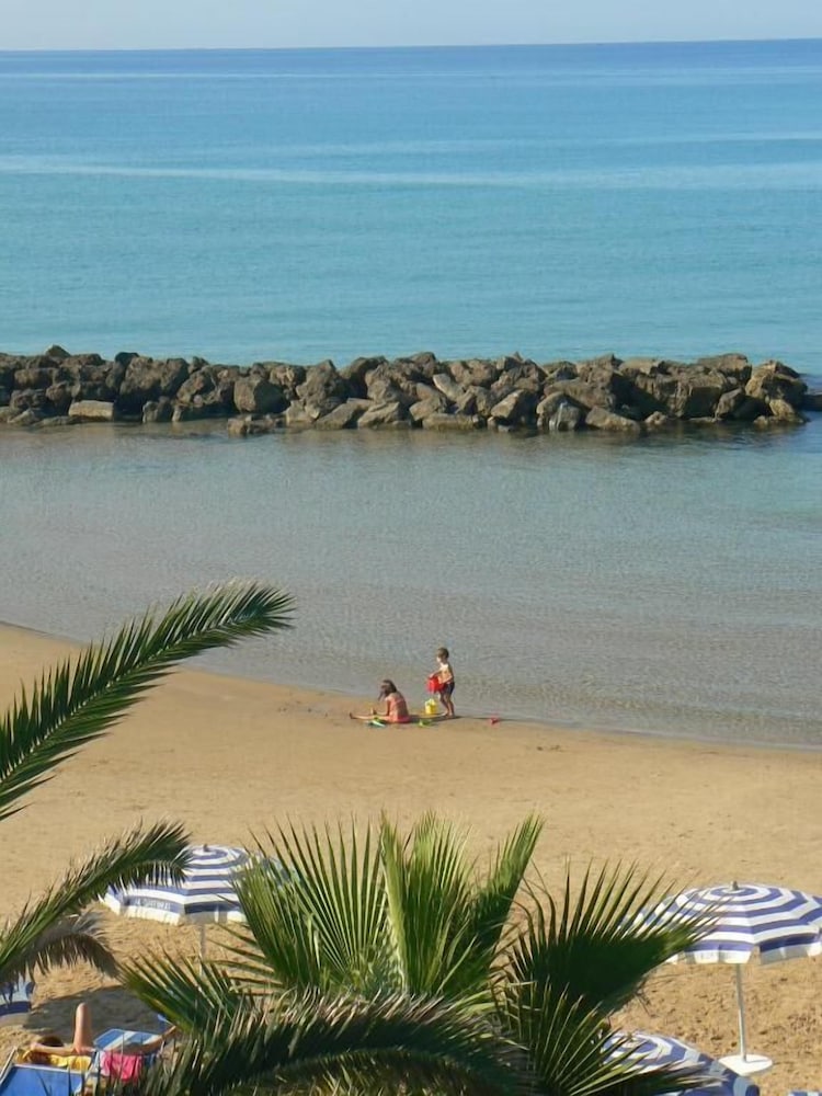 Hotel Sul Mare Al Gabbiano 31/50