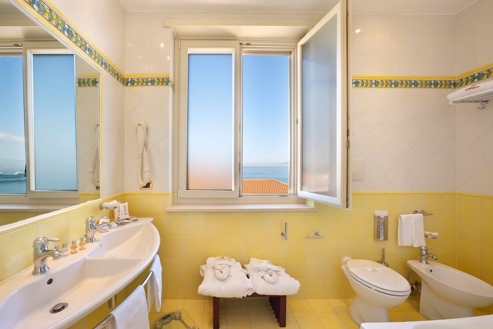 Hotel Continental Sorrento 24/73