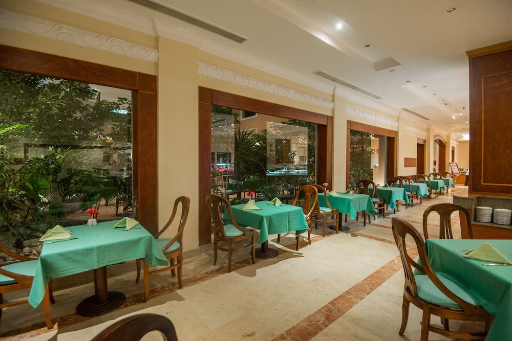 restaurant cafeteria