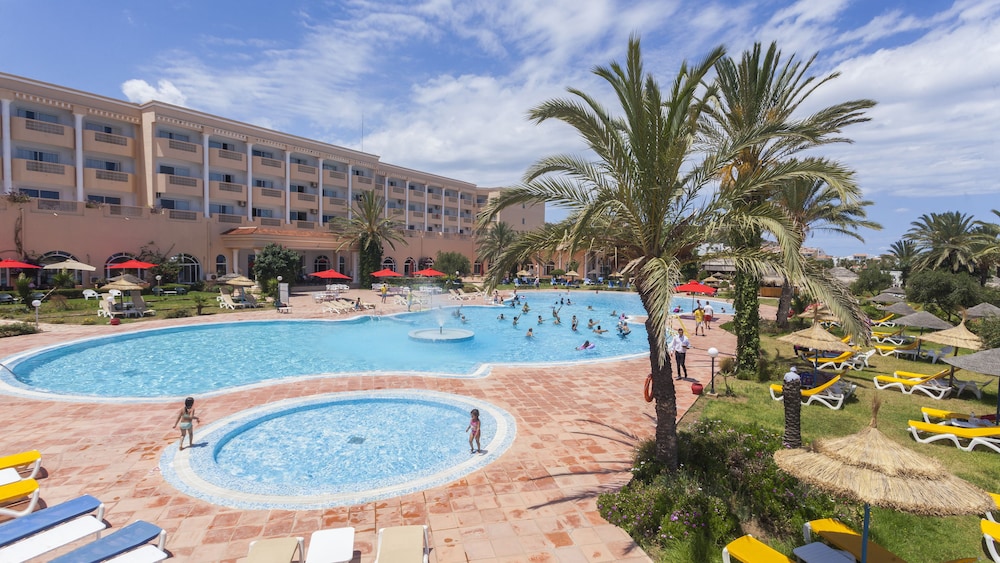 Itropika Beach 64/67