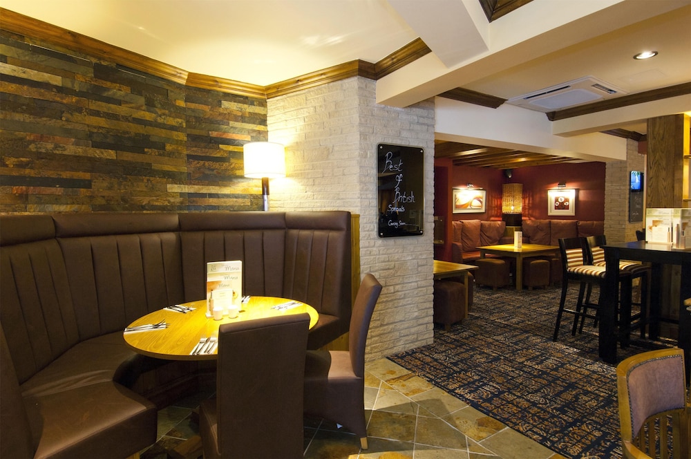 Premier Inn Newmarket Hotel 36/42