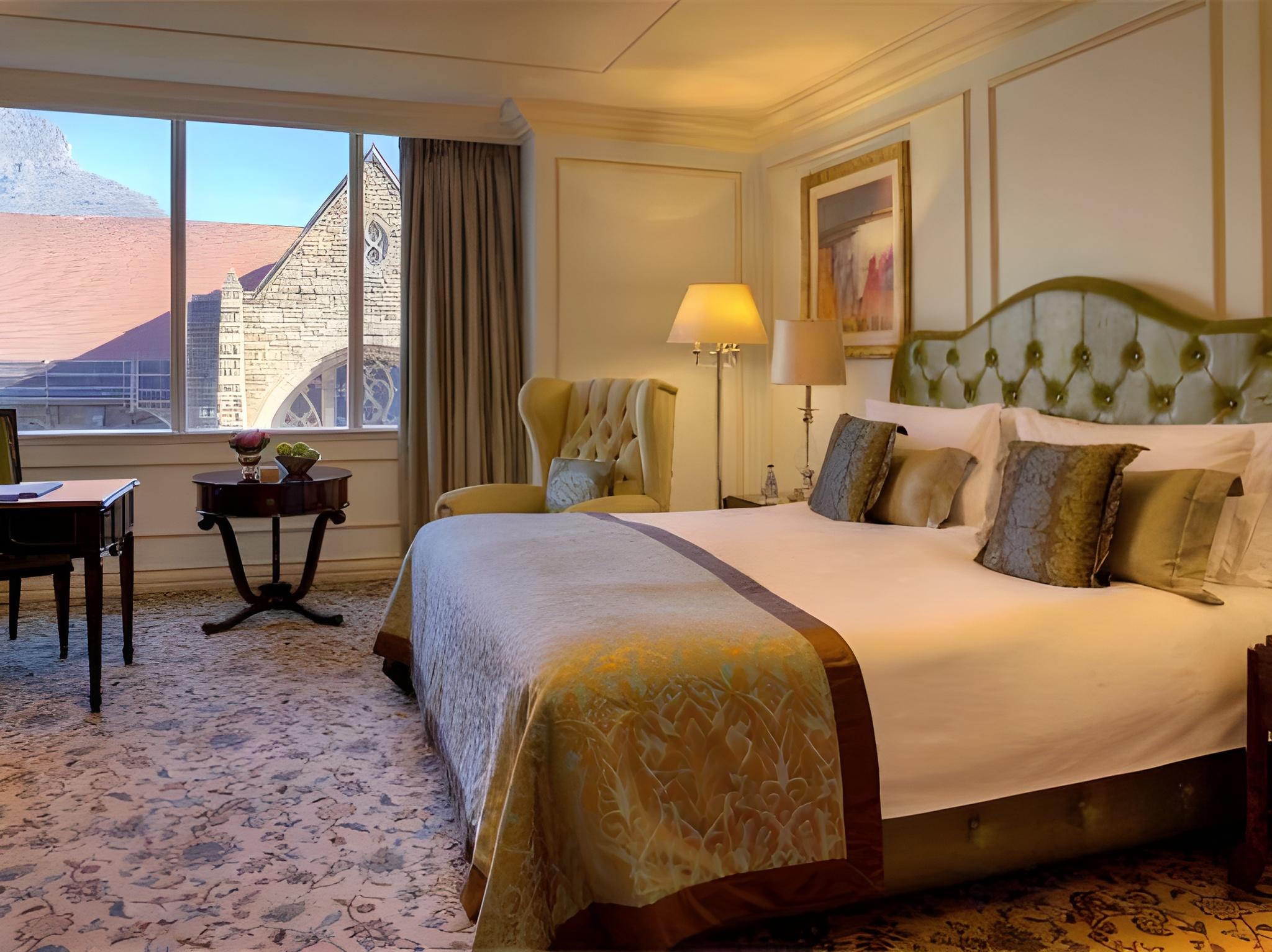 Heritage, Luxury, King Bed, Mountain View