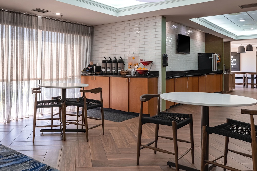 Fairfield Inn By Marriott Evansville West 20/23