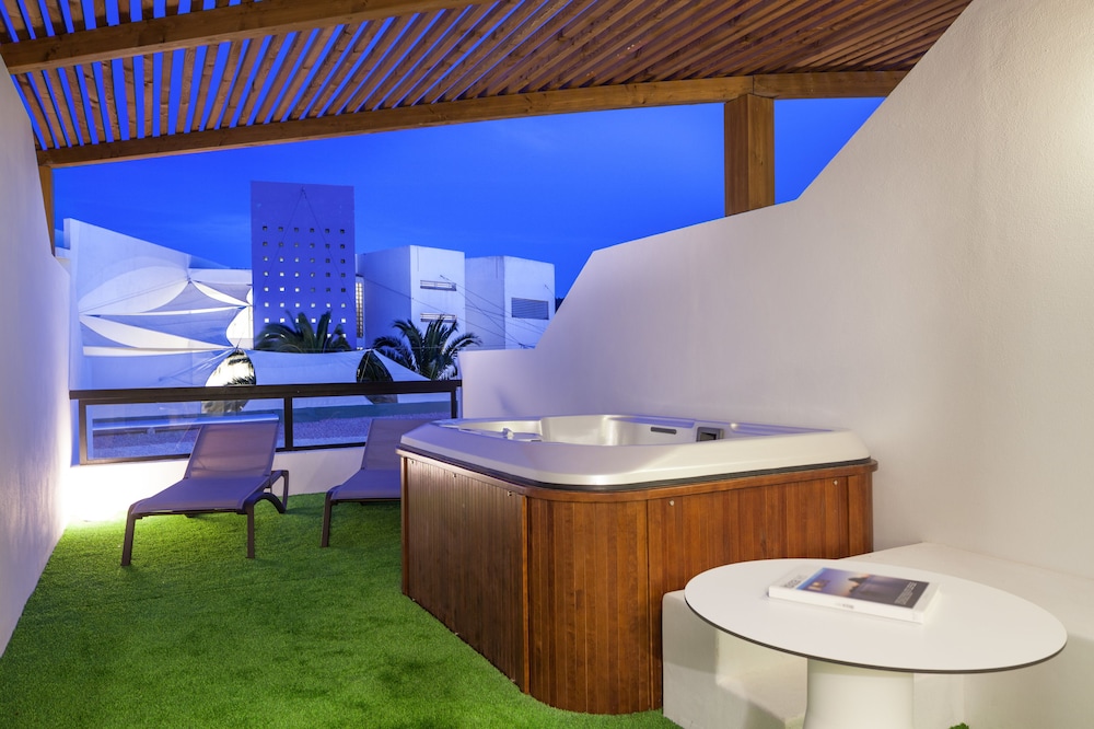 GRAND PALLADIUM PALACE IBIZA RESORT 53/64