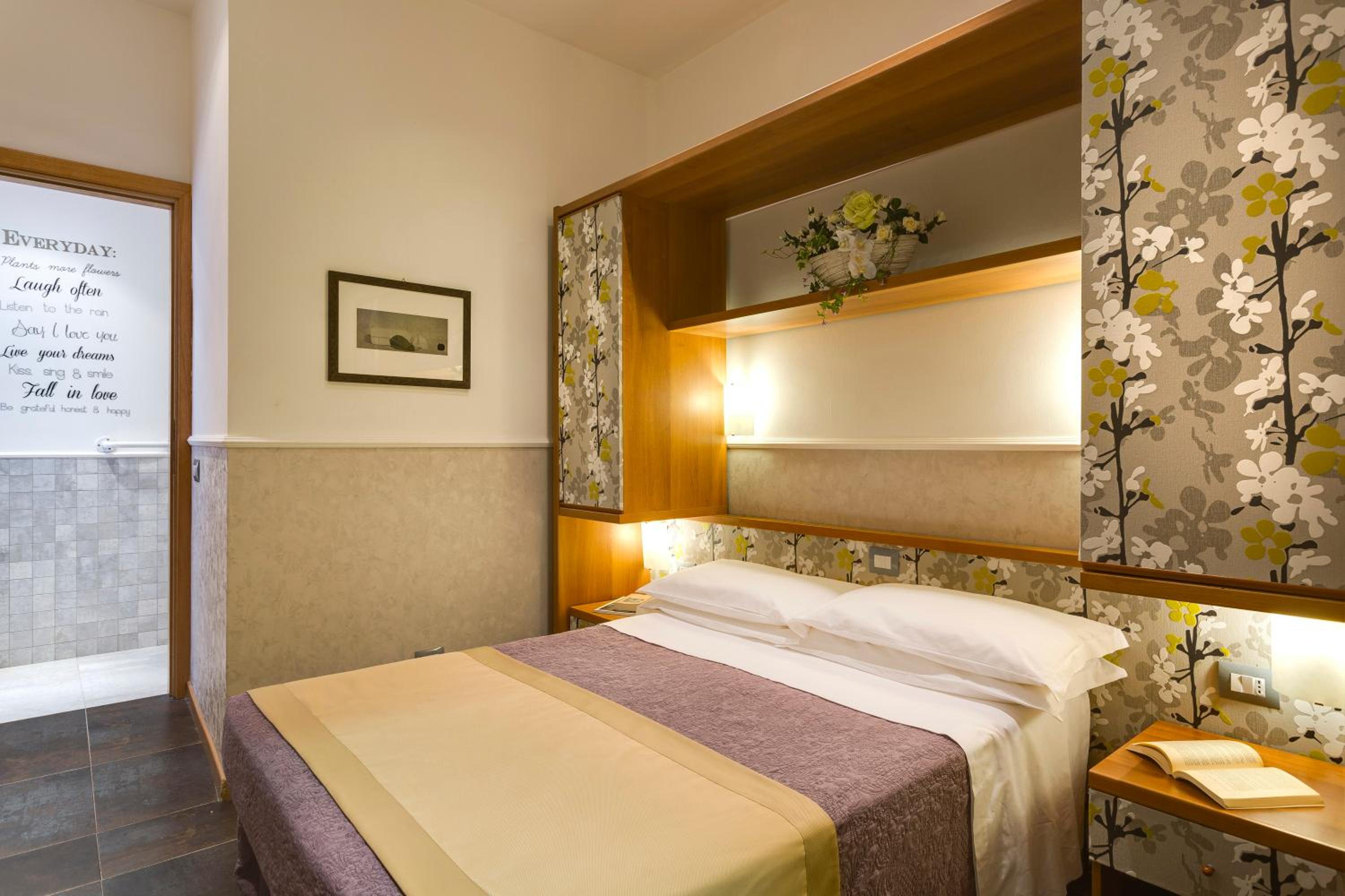 ROOM, SINGLE, DOUBLE BED