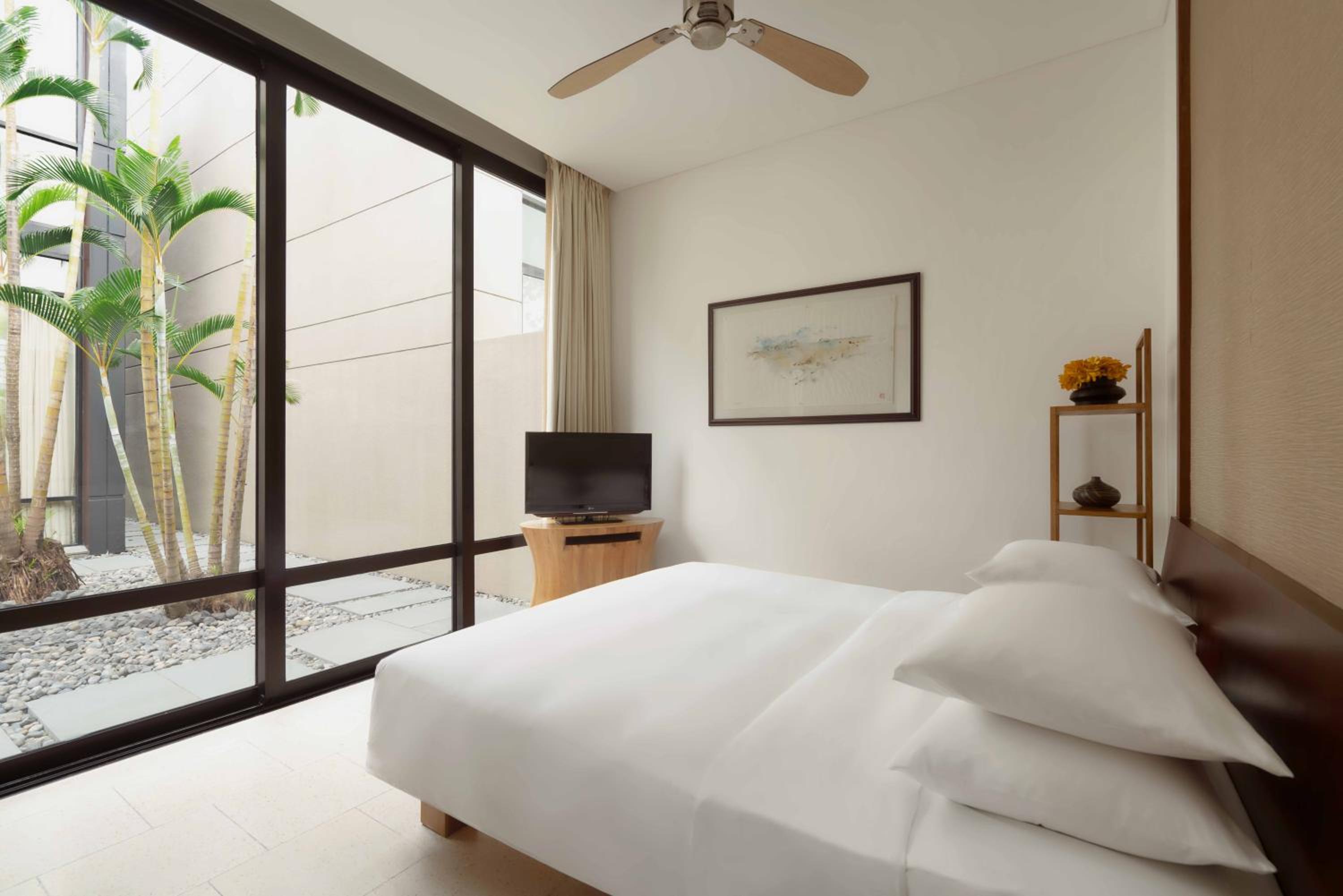 3 Bedrooms, Pool, Villa, Beach Front، Hyatt Regency Danang Resort And Spa 2/4