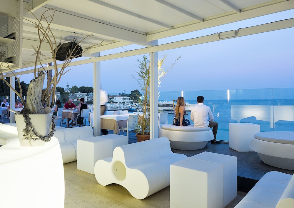 White Bay Resort 55/74