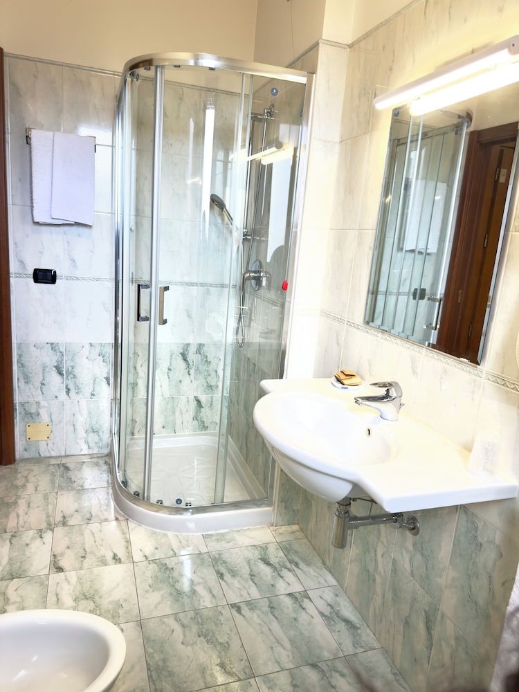 Hotel Molise 2 60/64
