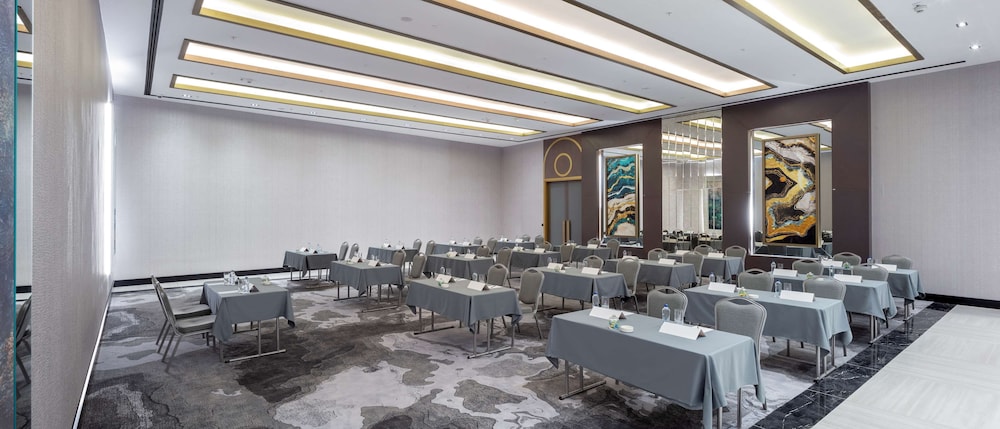 Radisson Hotel Izmir Aliaga 63/68