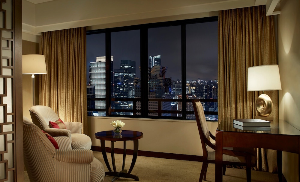 Portman Ritz Carlton 35/43