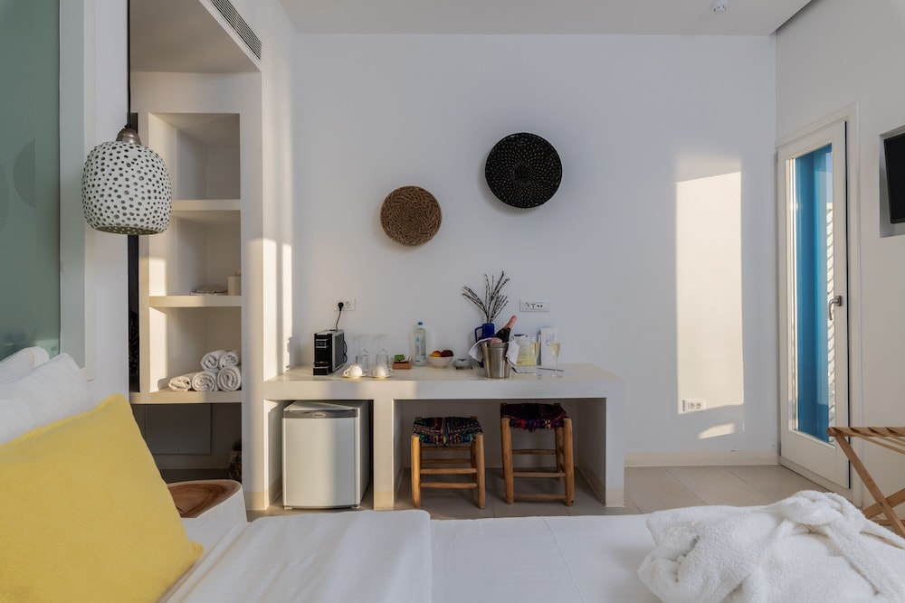 Bluetopia Suites 18/42