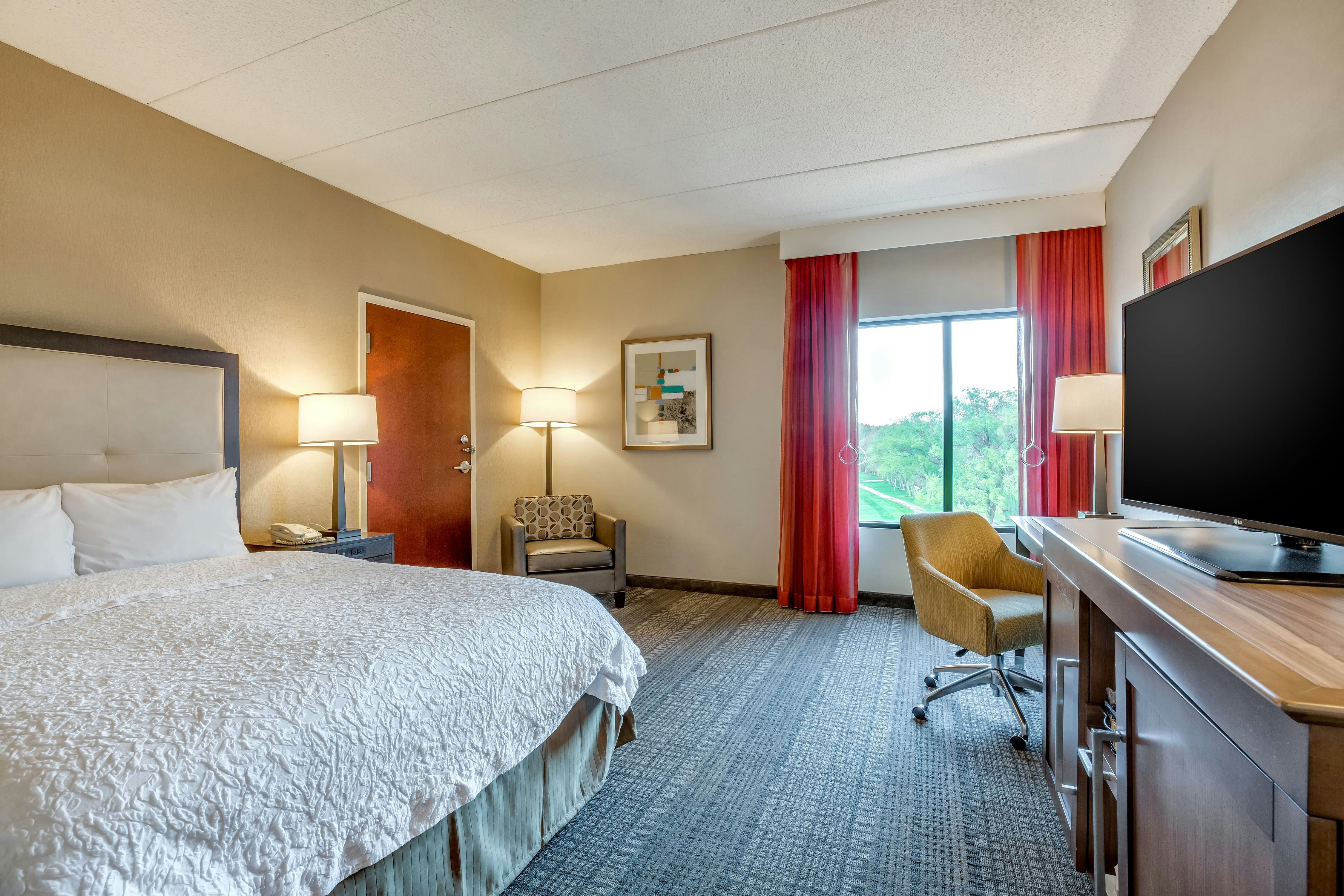 Room, Queen Bed, Accessible