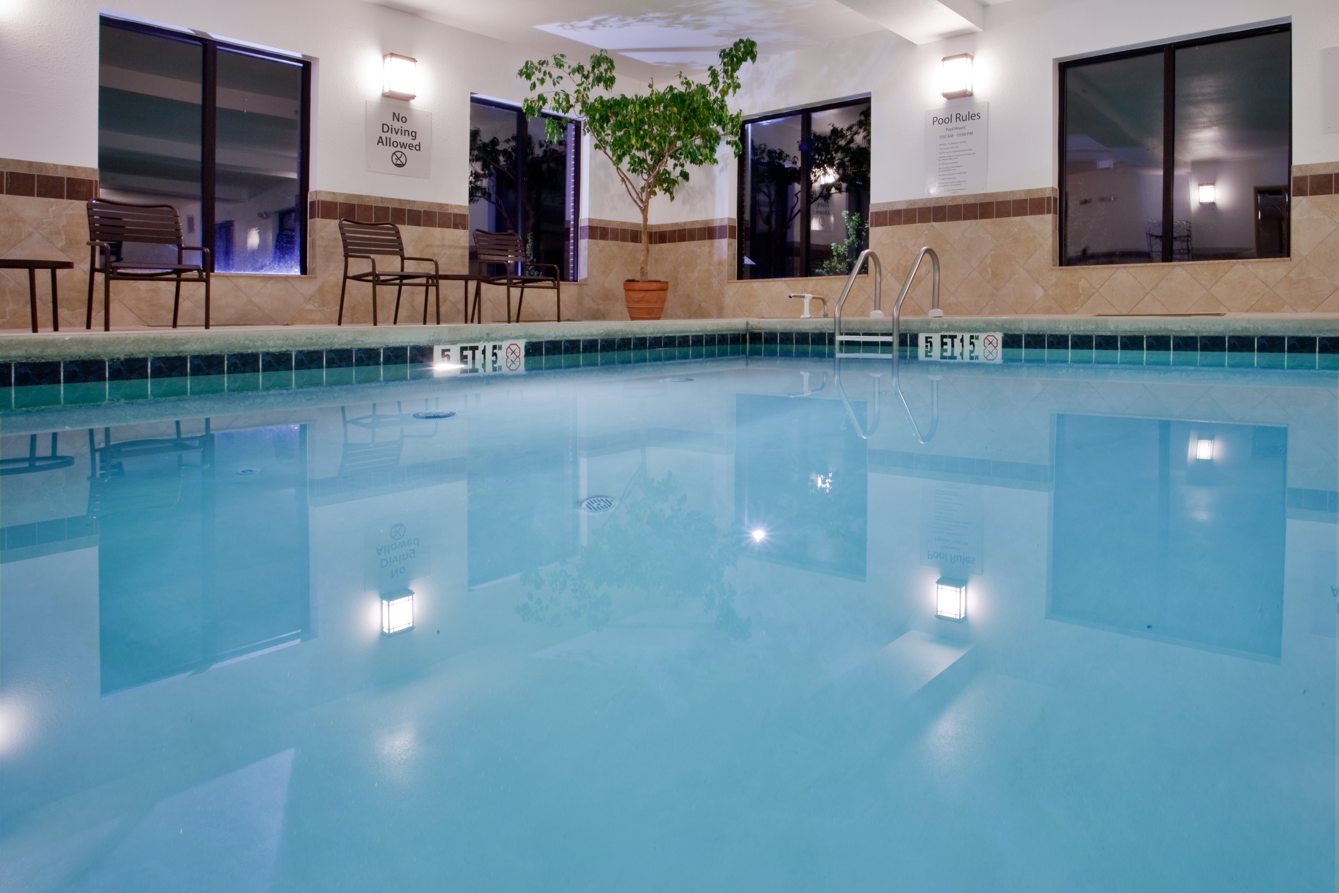 Holiday Inn Express And Suites Exmore Eastern Shore 36/54