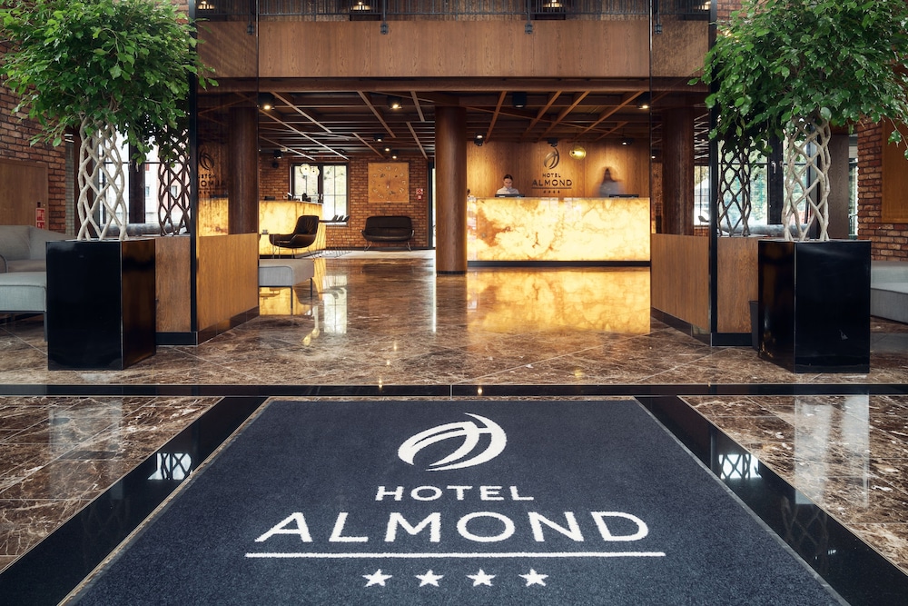 Almond Business Spa 36/36