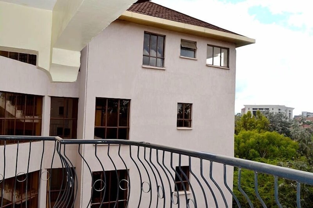 Vela Suites 3/33