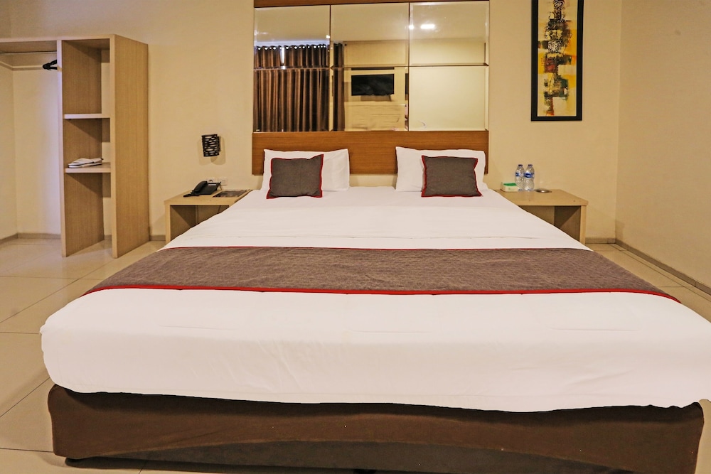 Super OYO Townhouse OAK Hotel Fiducia Serpong 33/44