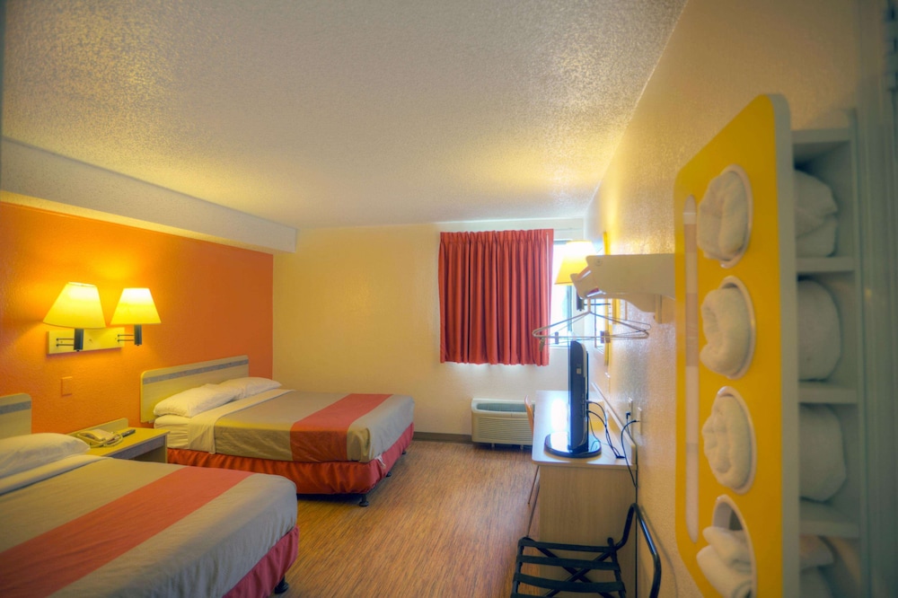 Motel6 Council Bluffs, IA - Omaha East 38/68