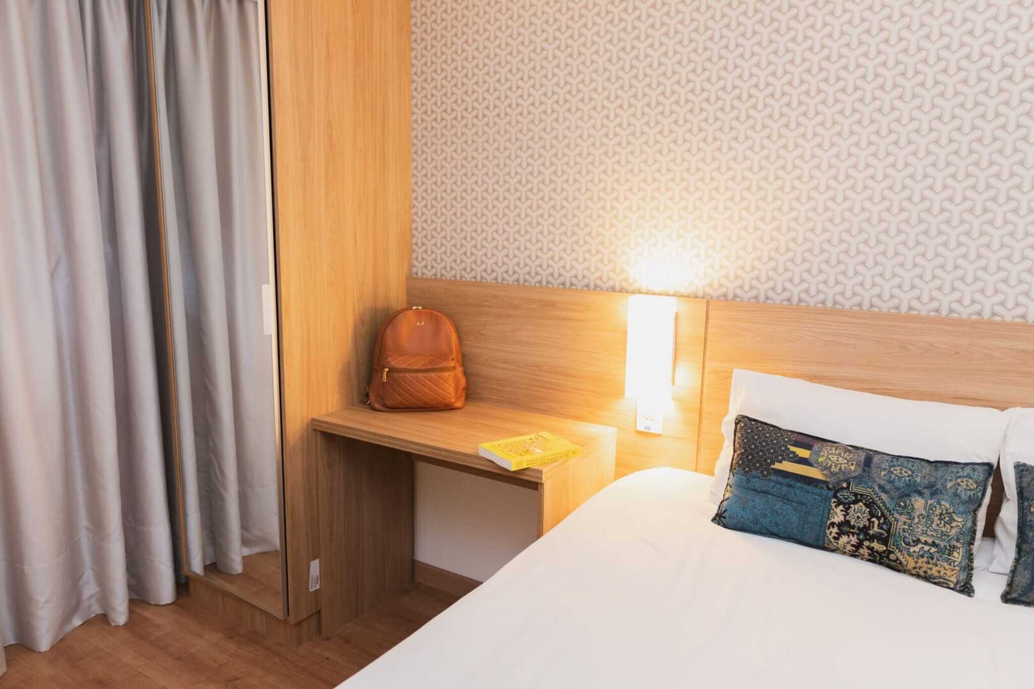 Luxury, Queen Bed, Sofa, Accessible, Intercity Curitiba 7 de Setembro 3/4