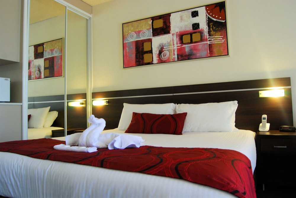 Golden West Motor Inn 16/43