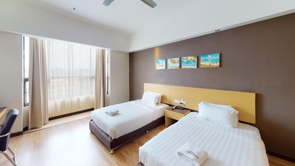 DELUXE, TWIN BEDS