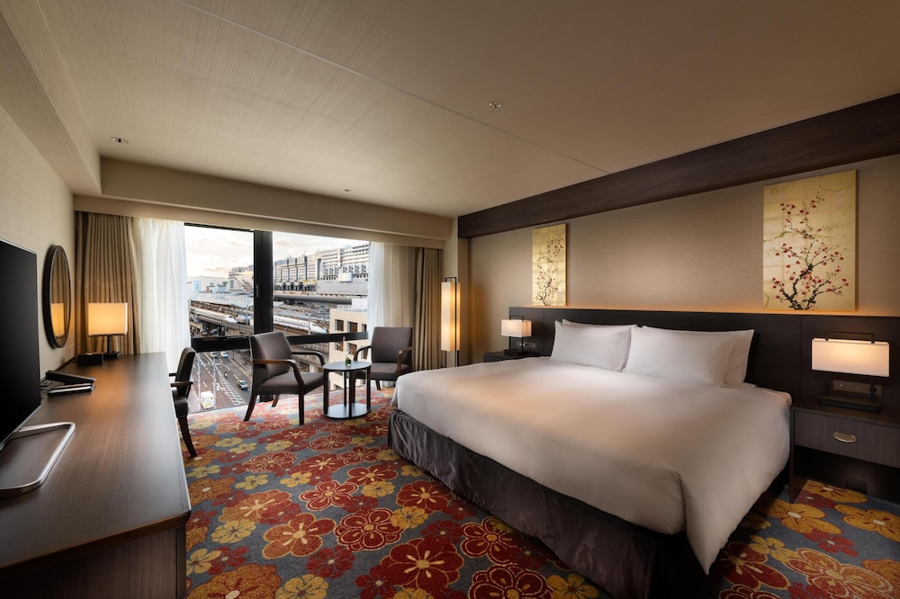 PREMIER, KING BED