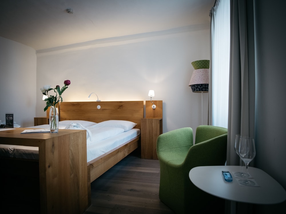 Arthotel Blaue Gans 11/76