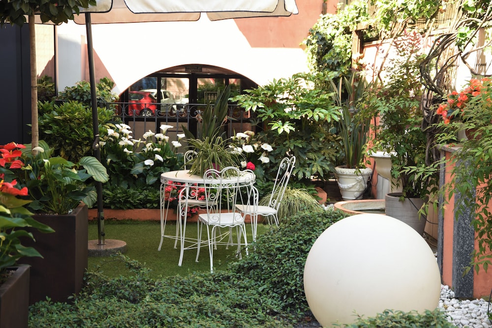 Hotel Lombardia 57/64