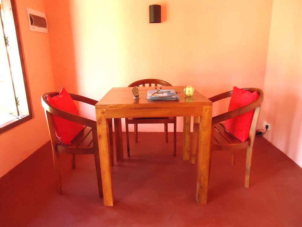 Layathraa Hotel And Restaurant 45/62