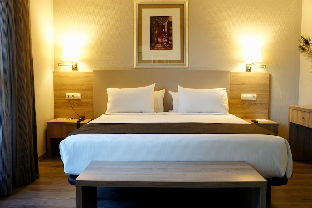 Mercure Madrid Centro Lope De Vega 13/75