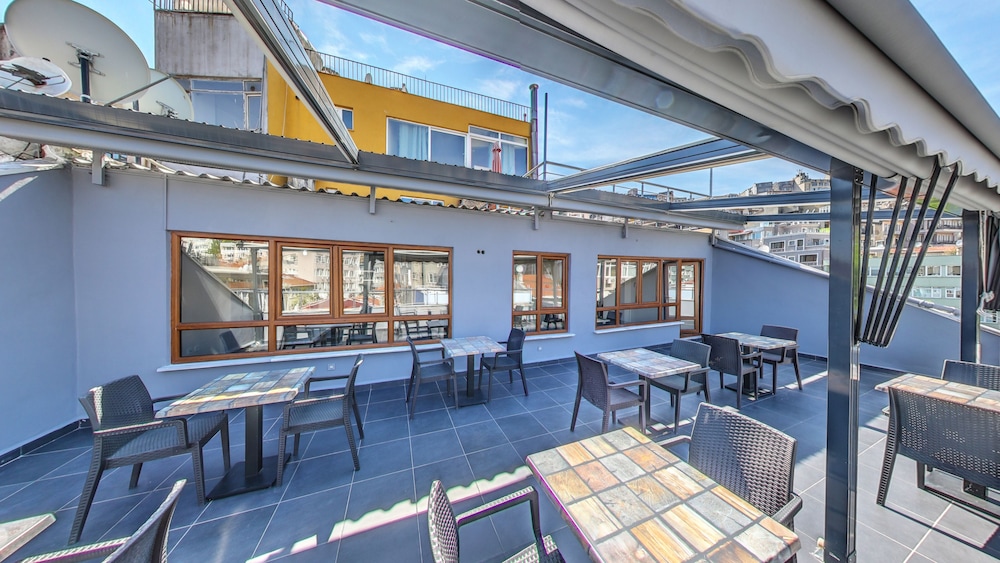 Cihangir Palace Hotel 12/69