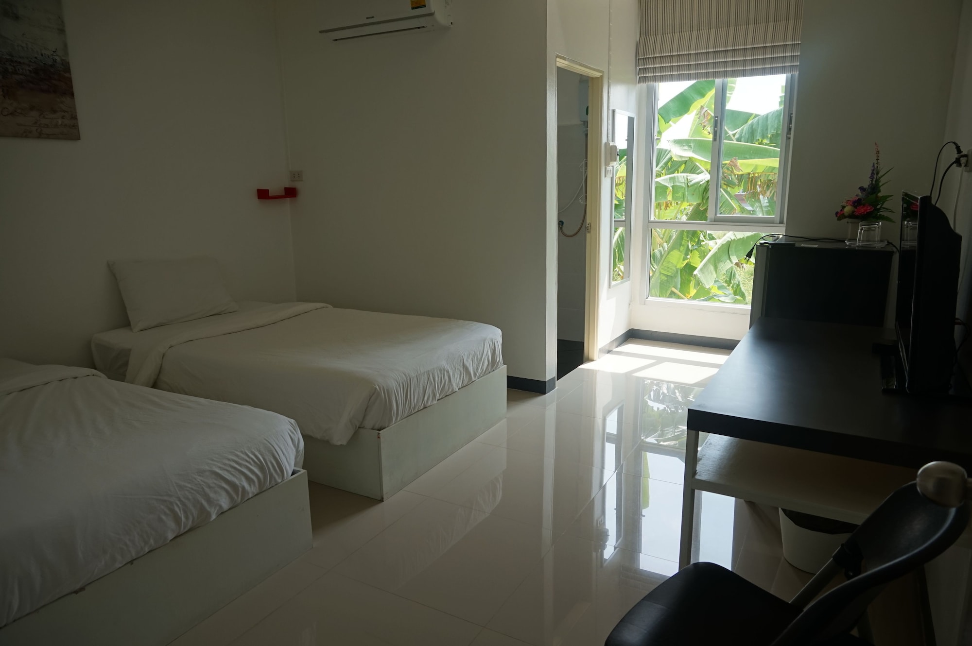 Deluxe, Twin Beds
