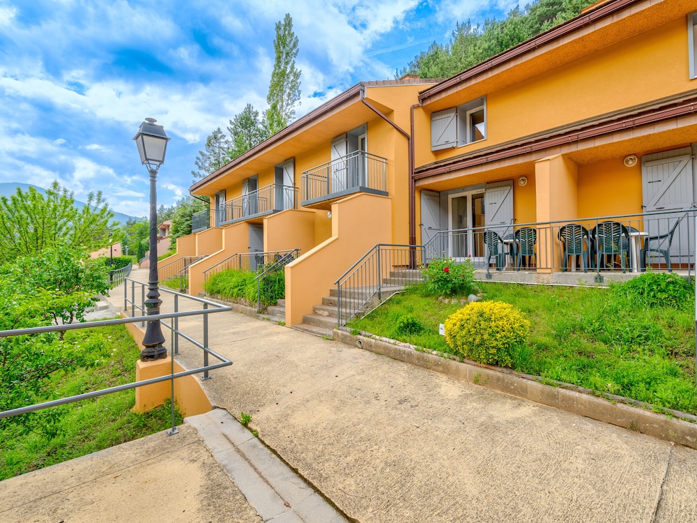 Residence Vacanceole Les Gorges Rouges in GUILLAUMES