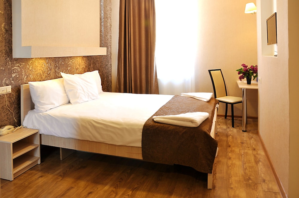 Tiflis Hotel 20/74