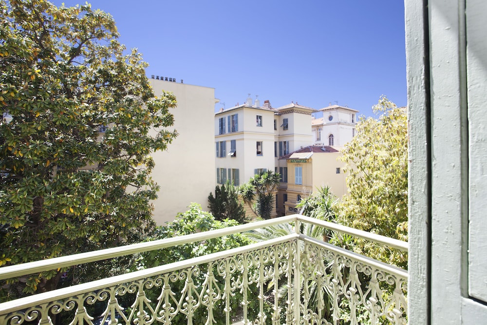 Appart'hotel Odalys City Nice Centre 77/81