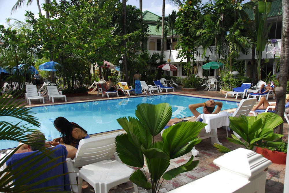 The Expat Hotel 47/50