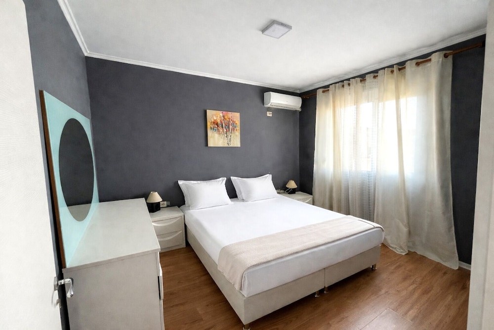 Signature, Suite, Multiple Beds, City View