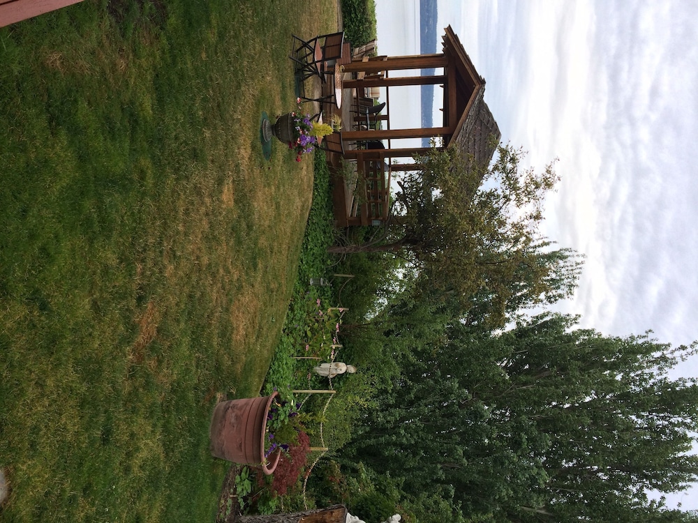 Camano Island Inn 59/67