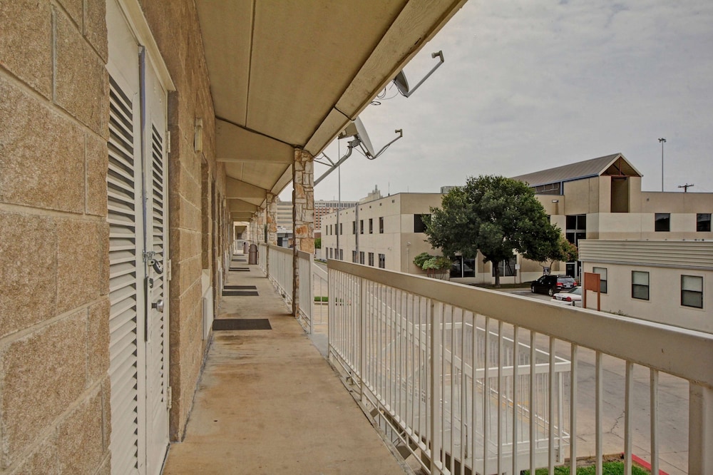Motel6 San Antonio, TX - Downtown - Market Square 39/44