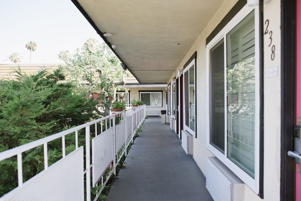 Alamo Inn Suites 6/61